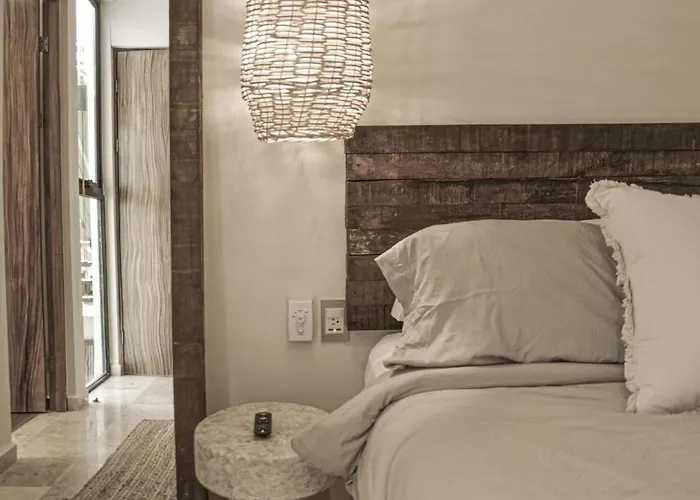 Luxury Penthouse-private Rooftop Pool-walkable *