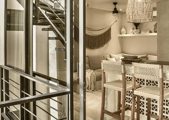 Luxury Penthouse-private Rooftop Pool-walkable
