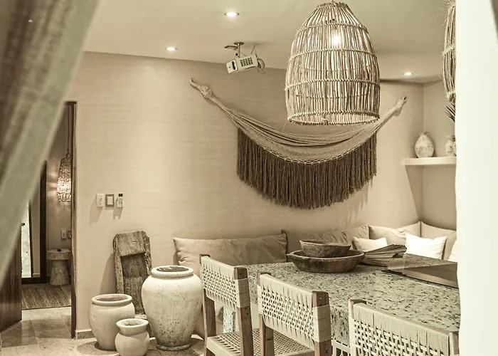 Luxury Penthouse-private Rooftop Pool-walkable Apartment