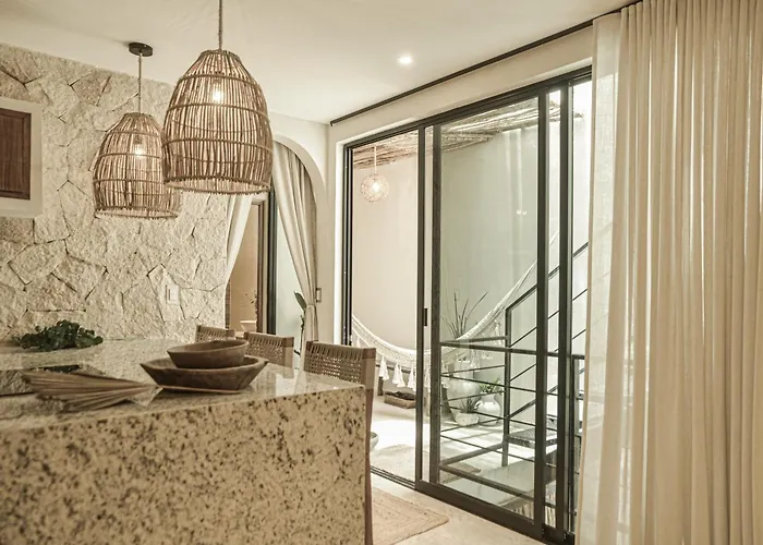 Luxury Penthouse-private Rooftop Pool-walkable Apartment *